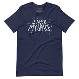 T-shirt grafica Ho Bisogno del Mio Spazio